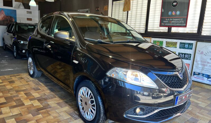 Lancia Ypsilon 1.2 69 CV 5 porte NEOPATENTATO pieno