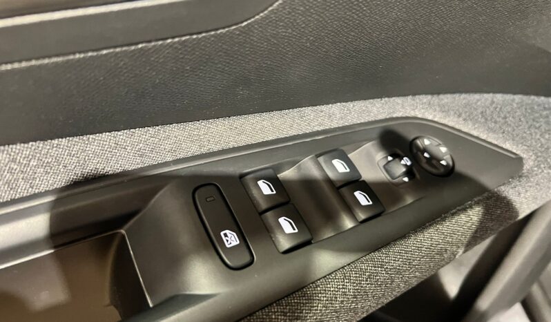 PEUGEOT 3008 1.5 HDI 130 CV 2021 pieno