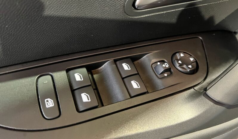 PEUGEOT 2008 II 1.5 HDI 130 CV 11/2021 pieno