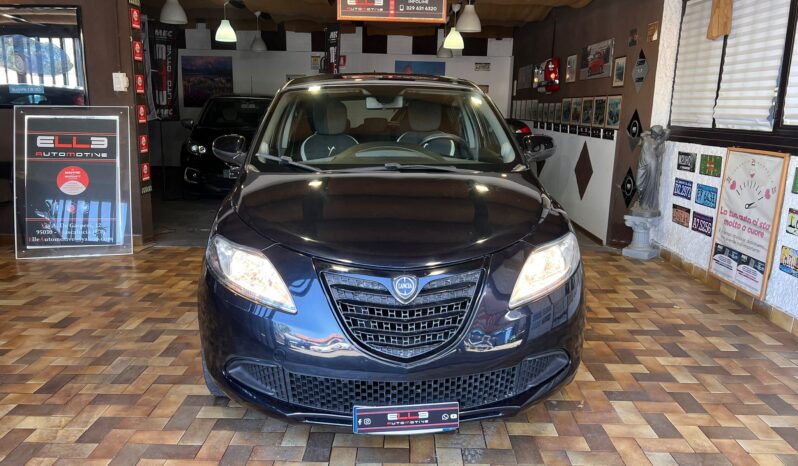 Lancia Ypsilon 1.2 69 CV 2015 NEOPATENTATO pieno