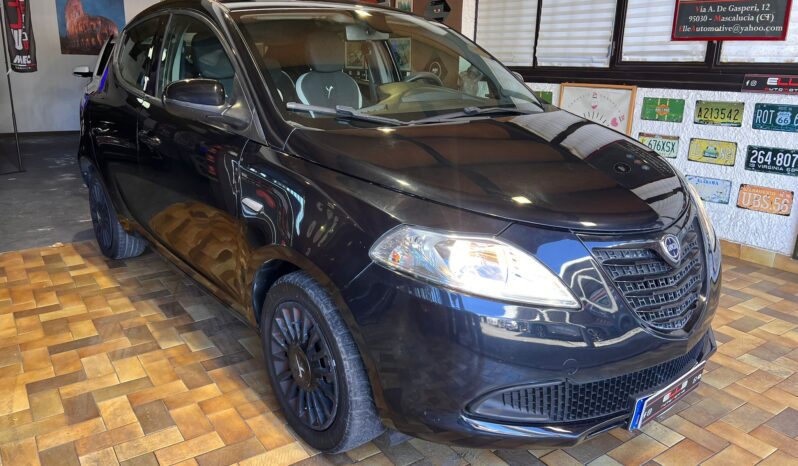 Lancia Ypsilon 1.2 69 CV 2015 NEOPATENTATO pieno