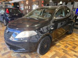 Lancia Ypsilon 1.2 69 CV 2015 NEOPATENTATO pieno