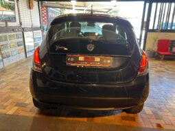 Lancia Ypsilon 1.2 69 CV 2015 NEOPATENTATO pieno