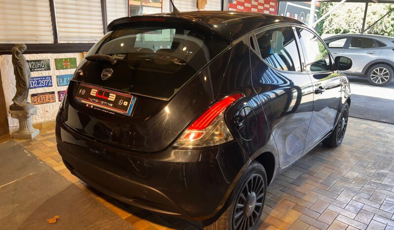 Lancia Ypsilon 1.2 69 CV 2015 NEOPATENTATO pieno