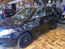 Lancia Ypsilon 1.2 69 CV 2015 NEOPATENTATO pieno
