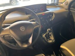 Lancia Ypsilon 1.2 69 CV 2015 NEOPATENTATO pieno