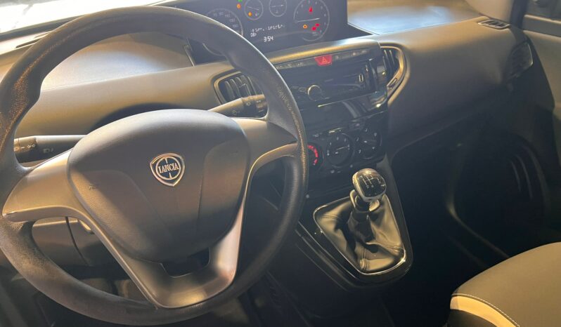 Lancia Ypsilon 1.2 69 CV 2015 NEOPATENTATO pieno