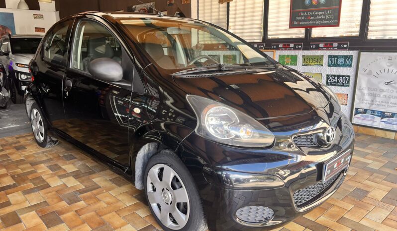 Toyota Aygo 1.0 5 porte NEOPATENTAO pieno