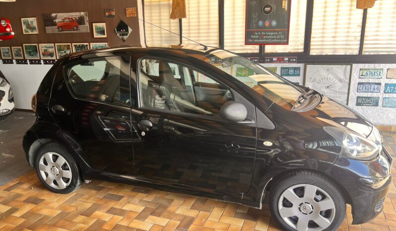 Toyota Aygo 1.0 5 porte NEOPATENTAO pieno