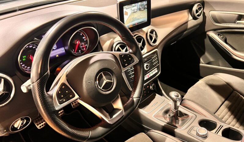 Mercedes-benz CLA 200 d Premium 80000 KM pieno