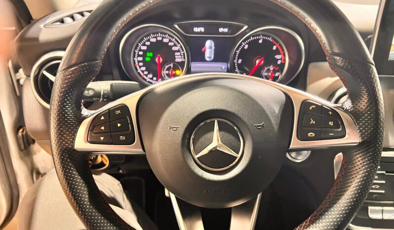 Mercedes-benz CLA 200 d Premium 80000 KM pieno