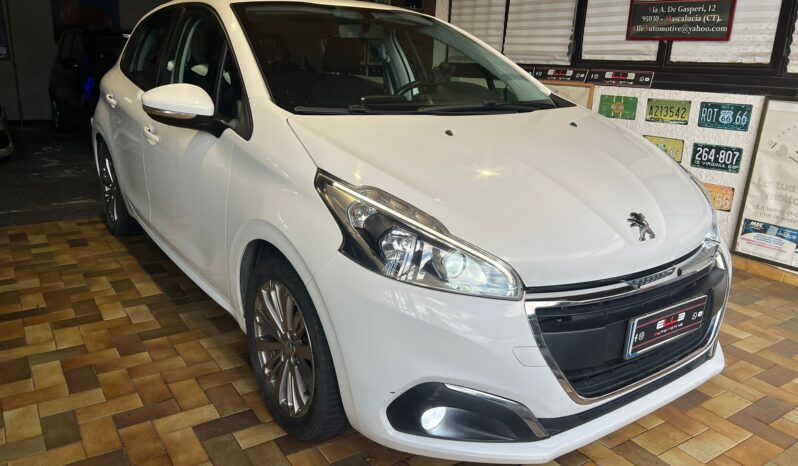 Peugeot 208 1.6 HDi 75 CV 2018 pieno