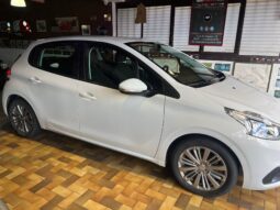 Peugeot 208 1.6 HDi 75 CV 2018 pieno