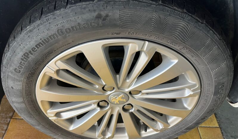 Peugeot 208 1.6 HDi 75 CV 2018 pieno