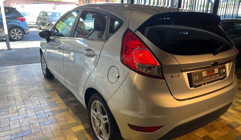 FORD FIESTA 1.5 TDCI 12/2014 pieno